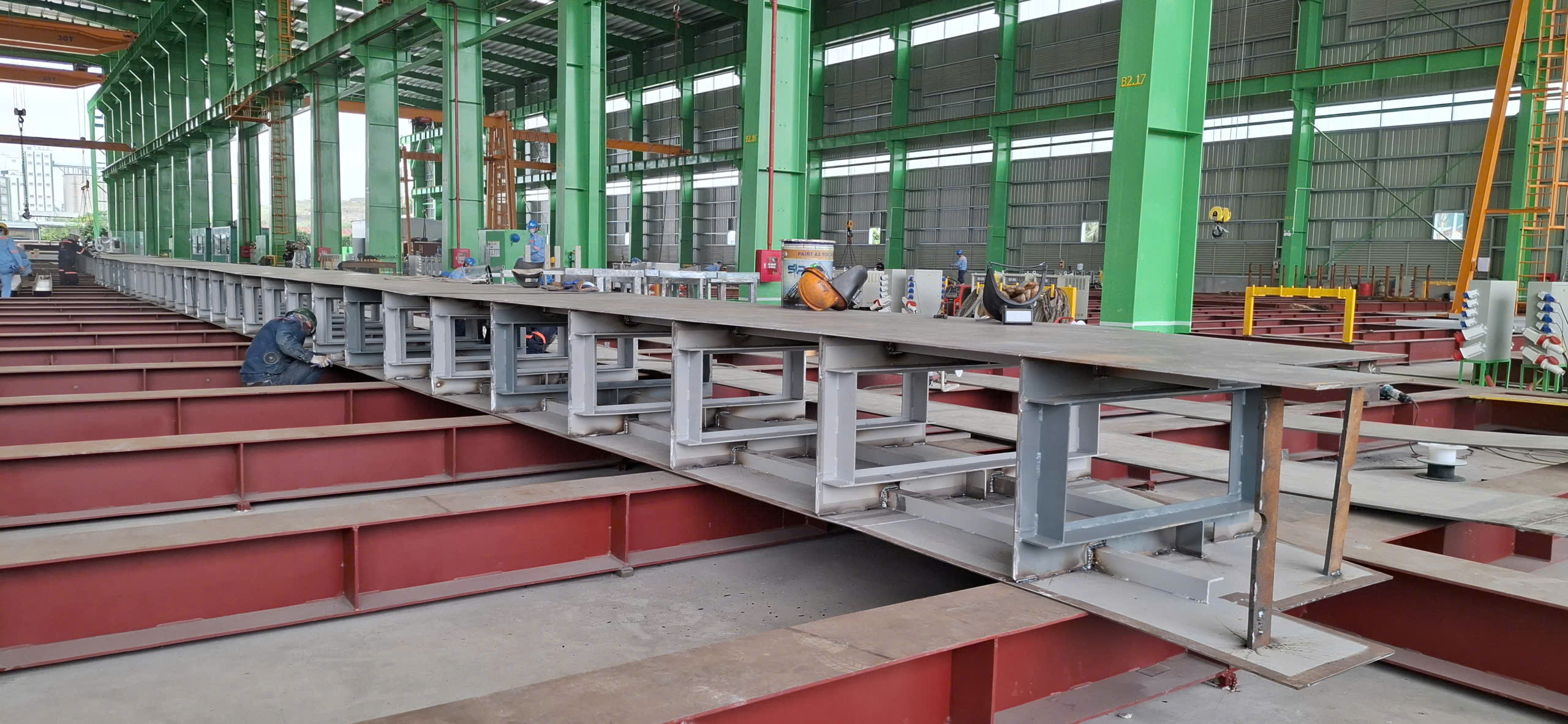 Chế tạo cẩu trục 25 tấn và cổng trục 50 tấn phục vụ sản xuất nội bộ